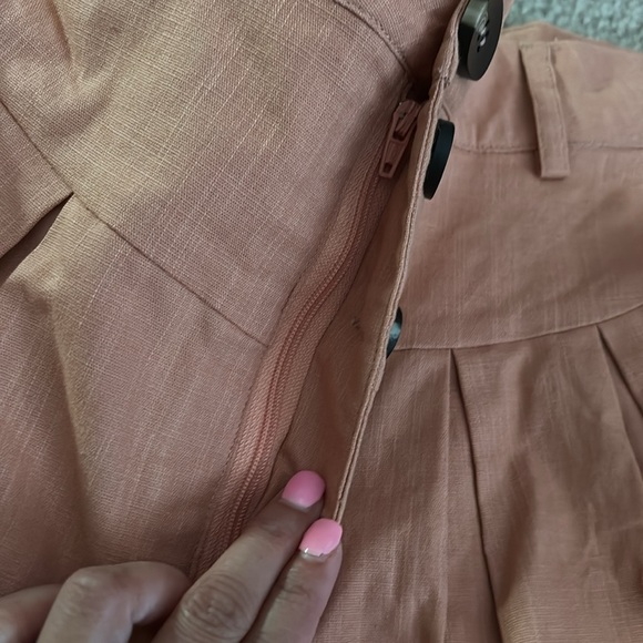 So Perla Women's Coral Pleated Shorts size Large - Picture 6 of 9